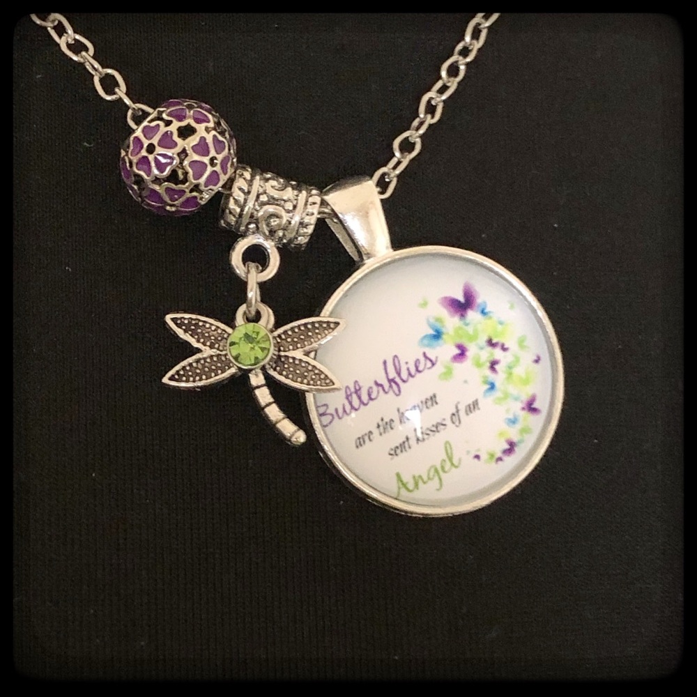 🆕✅ CHAIN NECKLACE WITH THREE CHARMS